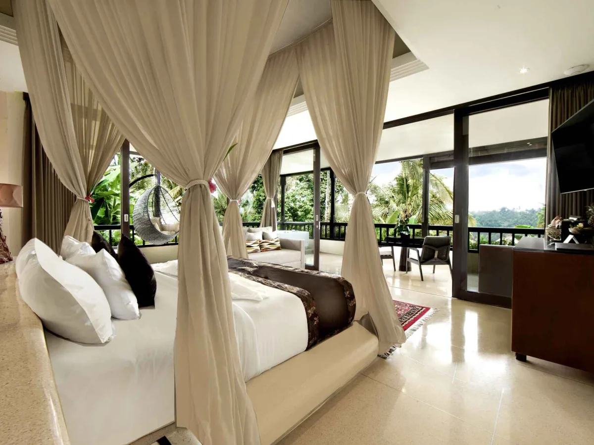 Panoramic Corner Jacuzzi Royal Suite | Nandini Jungle